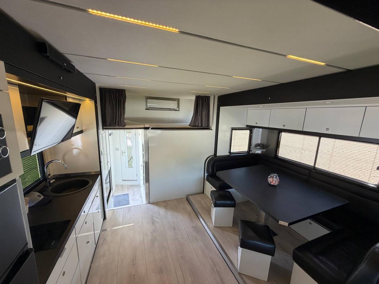 Paillard 6 chevaux home car avec double pop out
