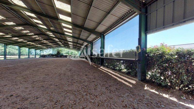 Propri&eacute;t&eacute; EQUESTRE proche Bordeaux &agrave; reprendre!