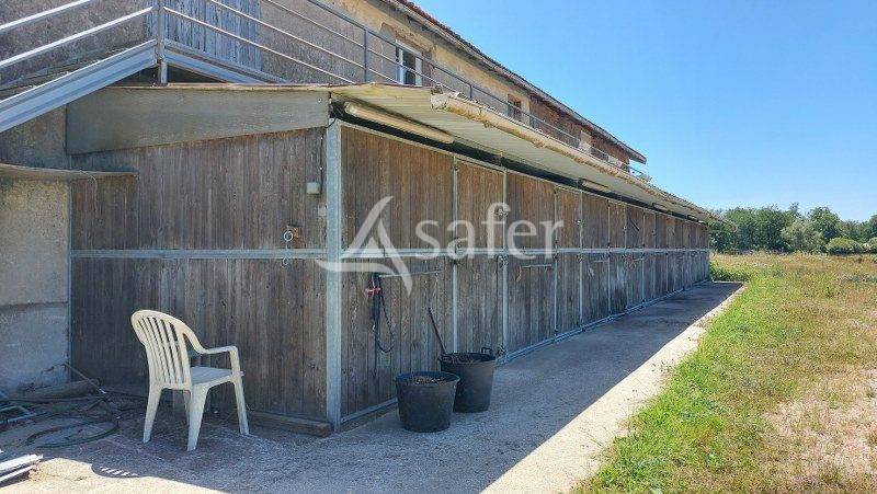 Propri&eacute;t&eacute; EQUESTRE proche Bordeaux &agrave; reprendre!