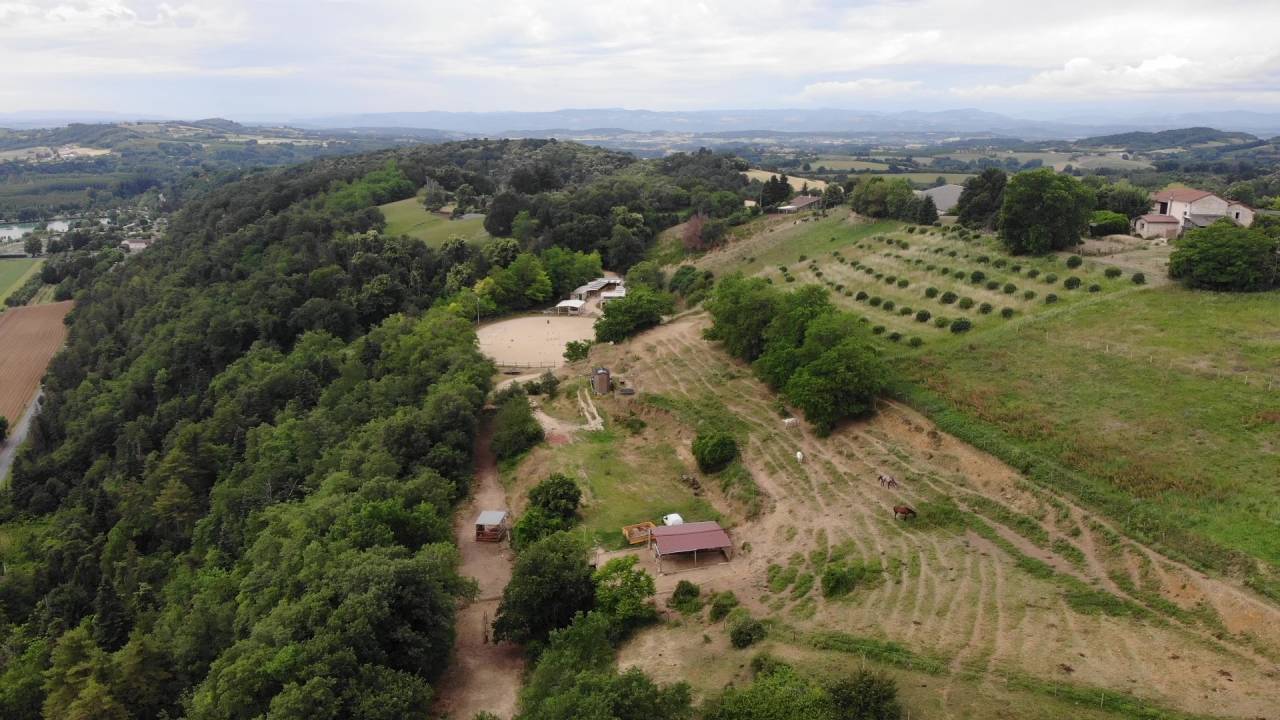 Fonds de commerce &eacute;questre sur 6,8 ha sud Romans (26)