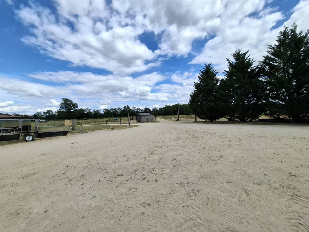 Propri&eacute;t&eacute; &eacute;questre de caract&egrave;re sur plus de 5 hectares  S