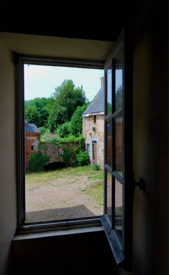 Propri&eacute;t&eacute; , maison d&eacute;pendances et sur 1.9 hectare de terrain