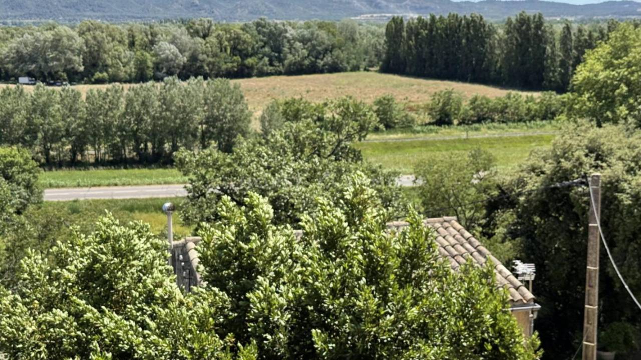 Magnifique bastide au pied du Luberon sur 8,5 hectares