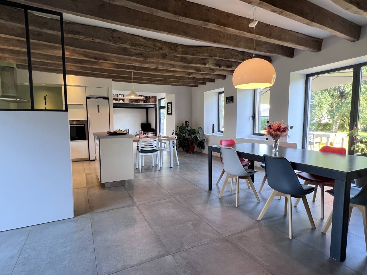 Propri&eacute;t&eacute; r&eacute;nov&eacute;e avec piscine &ndash; 260 m&sup2; &ndash; 2,6 hecta