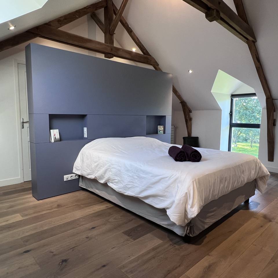 Propri&eacute;t&eacute; r&eacute;nov&eacute;e avec piscine &ndash; 260 m&sup2; &ndash; 2,6 hecta