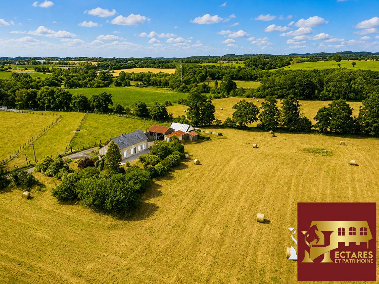 Propri&eacute;t&eacute; &eacute;questre sur 12 hectares d'un seul tenant maison 90m2 et d&eacute;pendances