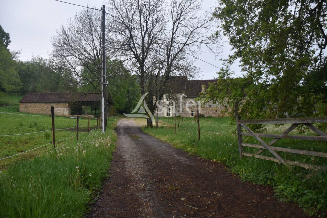 Propri&eacute;t&eacute; &eacute;questre sur 9 ha au Nord du Lot