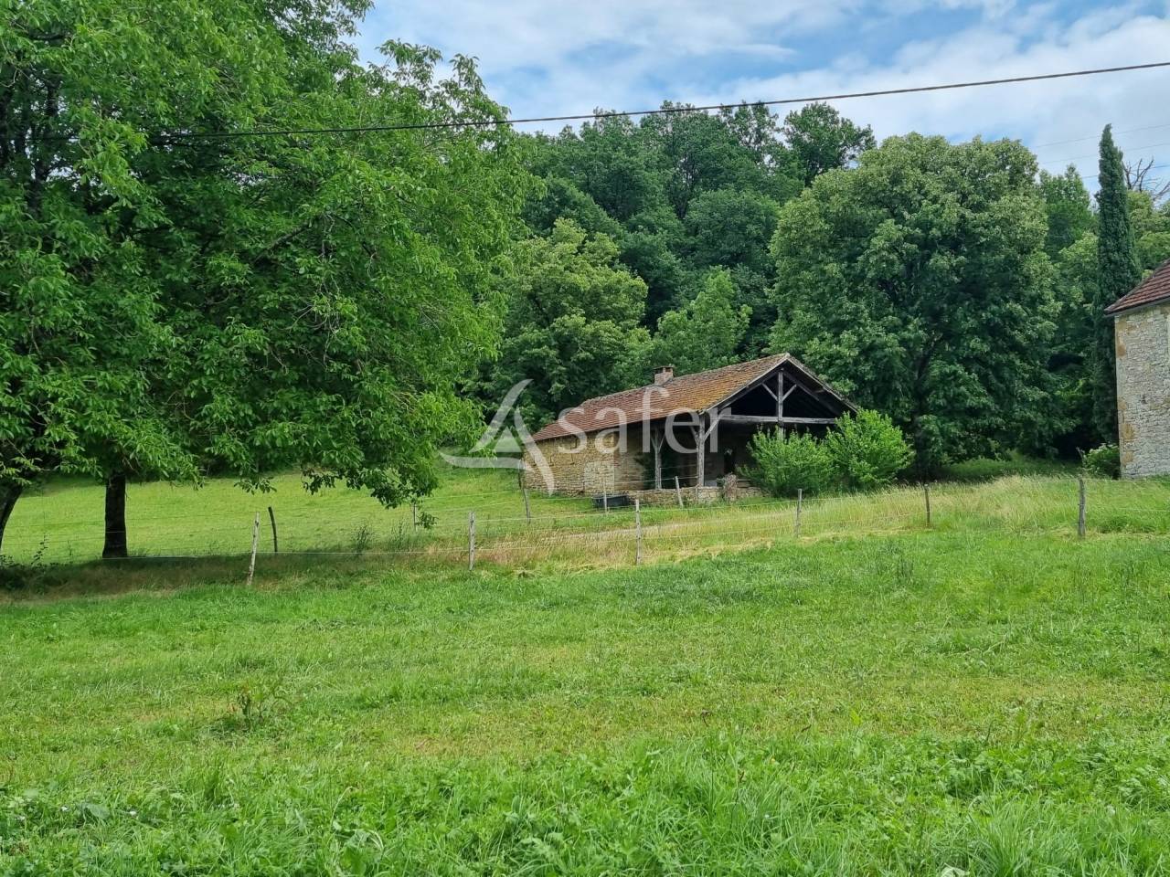 Propri&eacute;t&eacute; &eacute;questre sur 9 ha au Nord du Lot