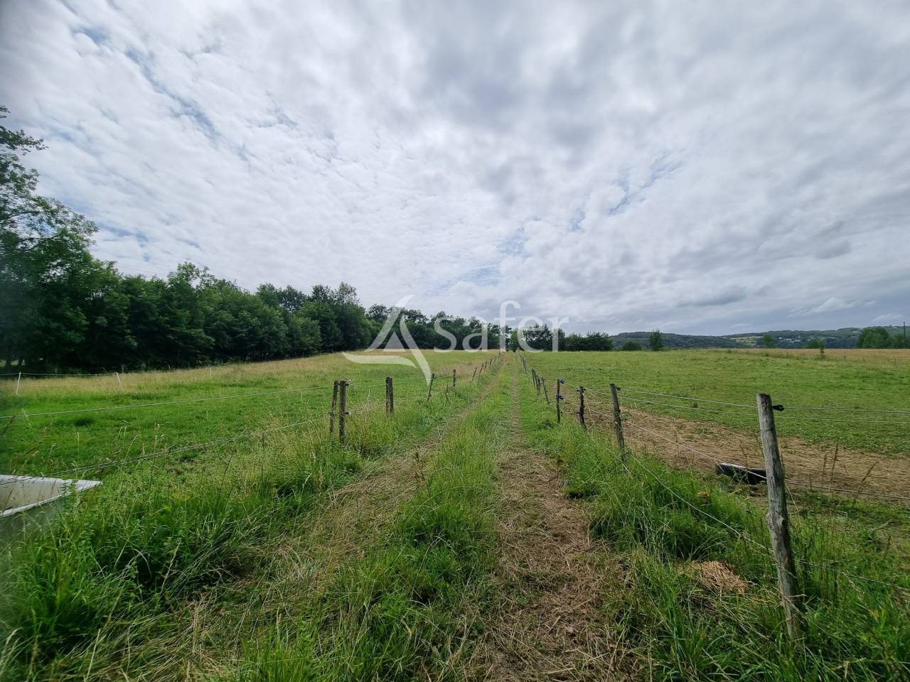 Propri&eacute;t&eacute; &eacute;questre sur 9 ha au Nord du Lot
