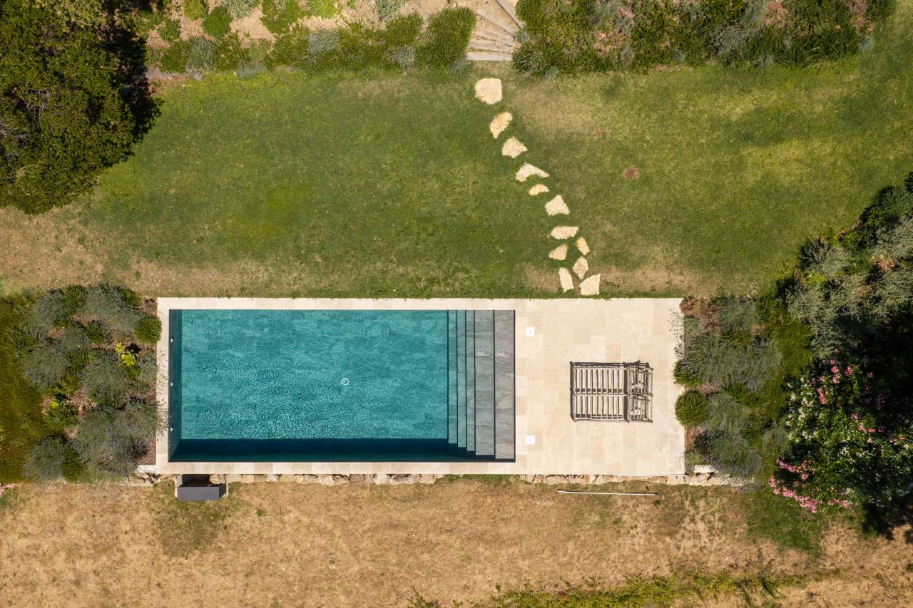 Bergerie d&rsquo;exception du XVIIIe si&egrave;cle &ndash; Domaine de 8 ha