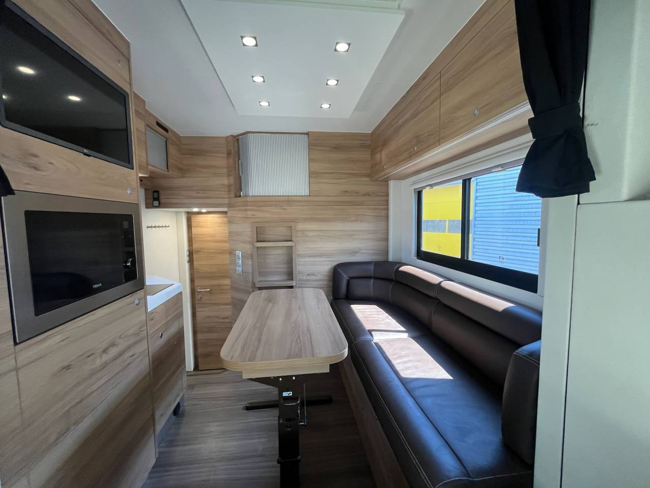 Mercedes Actros 26T d'occasion 8 Chevaux + Living