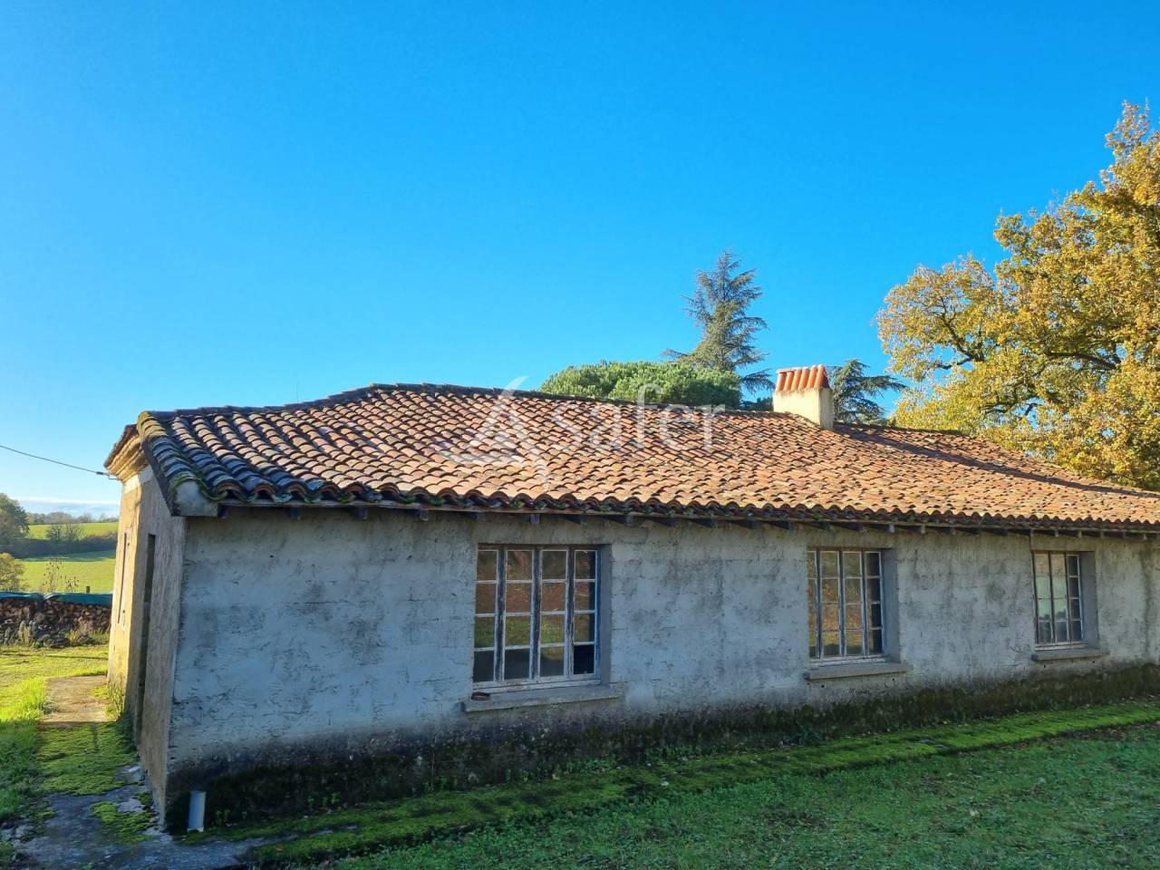 Maison de campagne avec ferme et terres irrigu&eacute;es