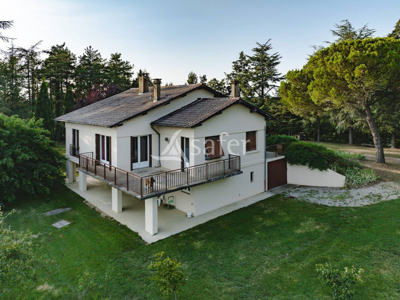 Maison de campagne avec ferme et terres irrigu&eacute;es