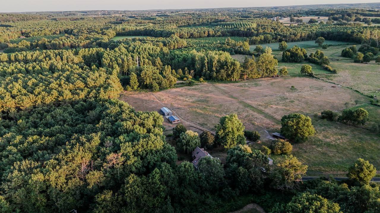 Propri&eacute;t&eacute; 5ha40, deux maisons, prairies