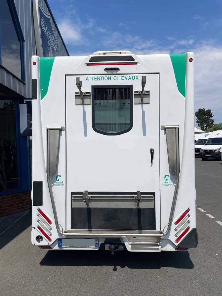 camion 2 chevaux Theault proteo switch
