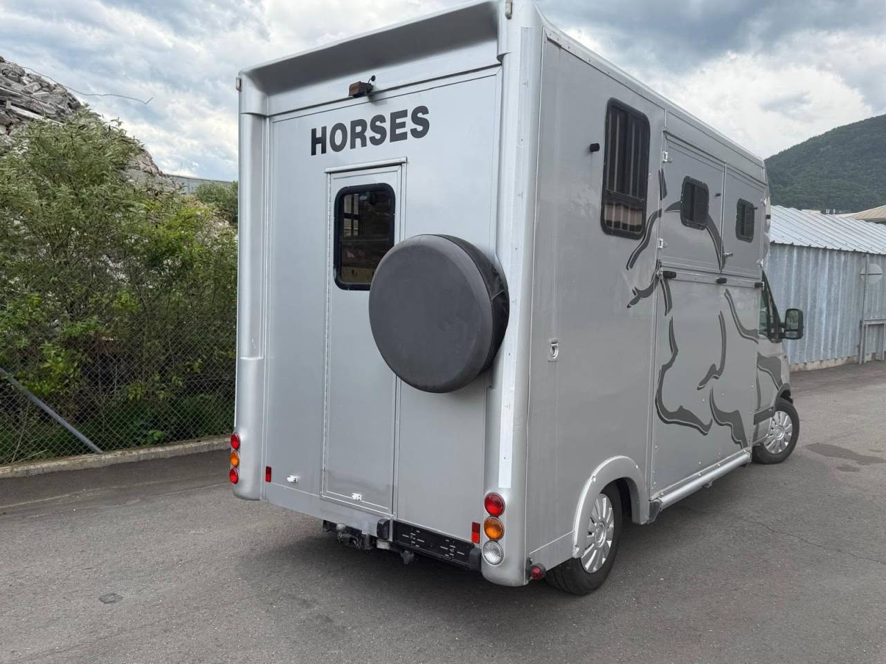 Camion Opel Movano expertis&eacute; - double rampe lat&eacute;rale