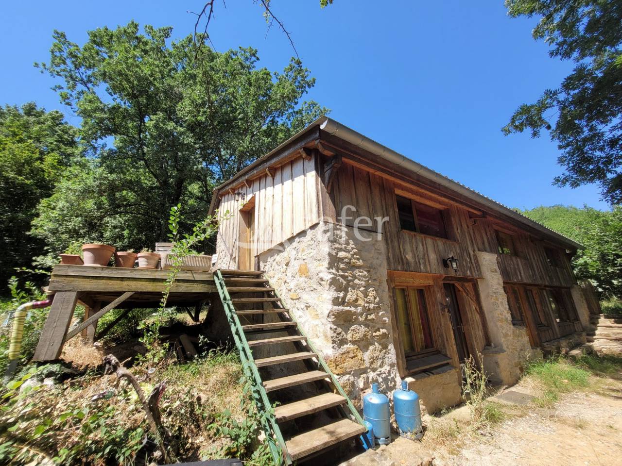 Propri&eacute;t&eacute; rurale de 16 ha avec pr&eacute;s et bois, Hautes Corbi&egrave;re