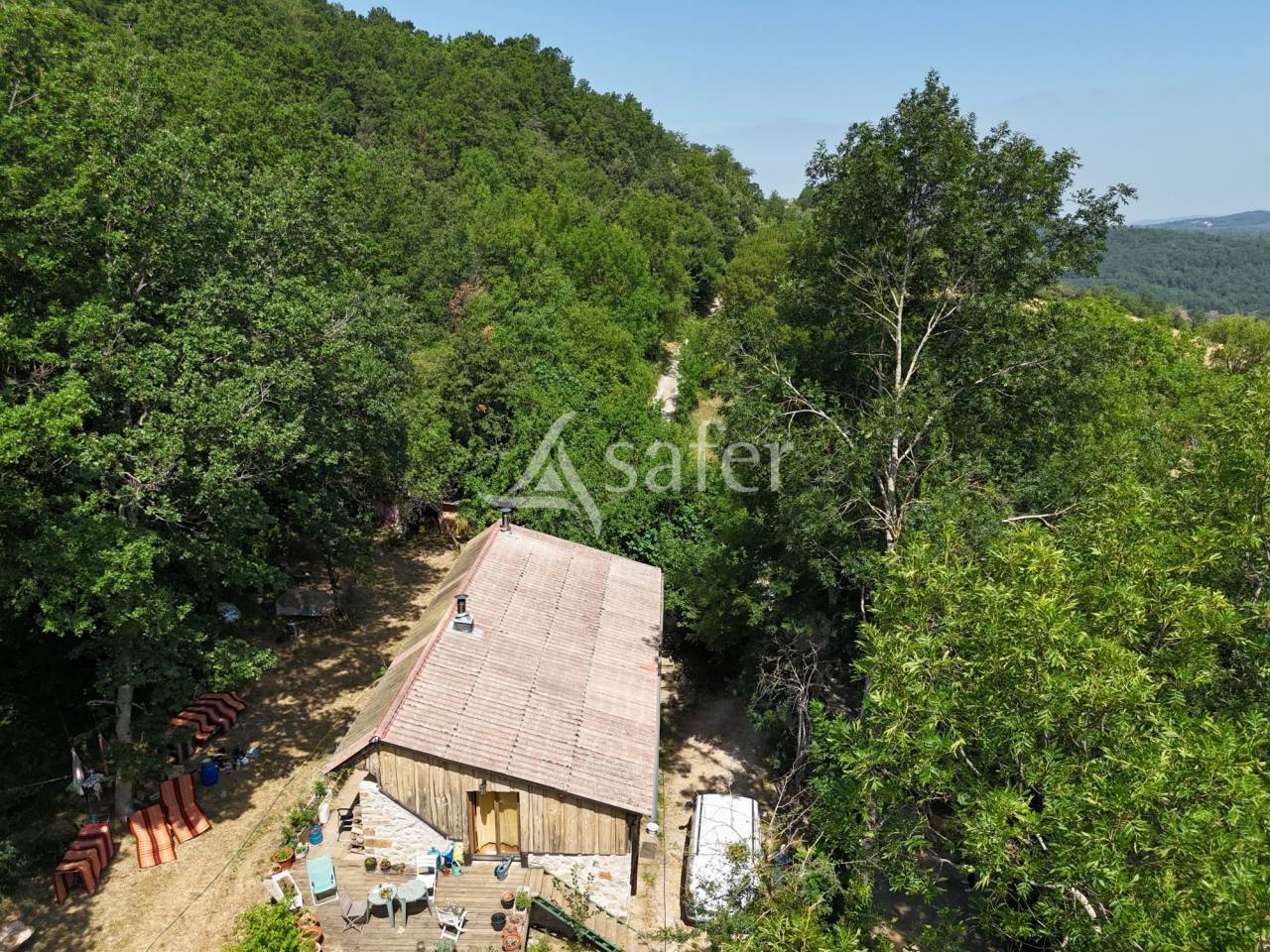 Propri&eacute;t&eacute; rurale de 16 ha avec pr&eacute;s et bois, Hautes Corbi&egrave;re