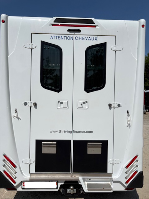 Camion Theault proteo switch stalles