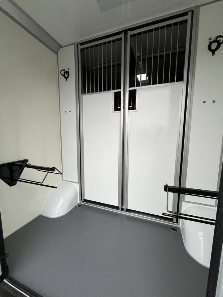VL STX 2024 3 places cabine 