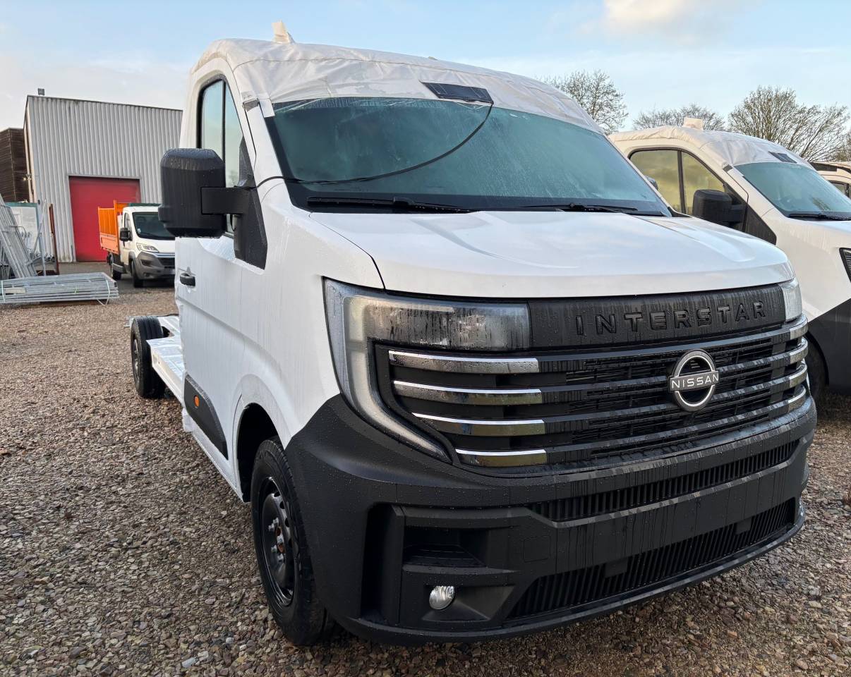 Nissan Interstar L2  150ch 2 chevaux en stalle 