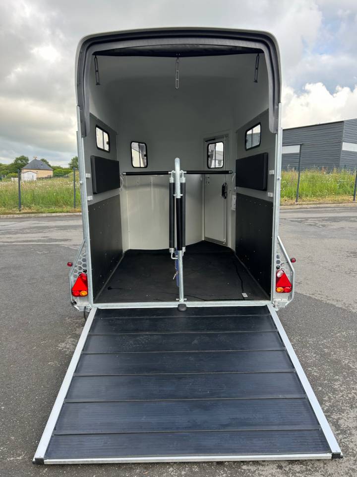Van Cheval Liberte Gold 3 luxe