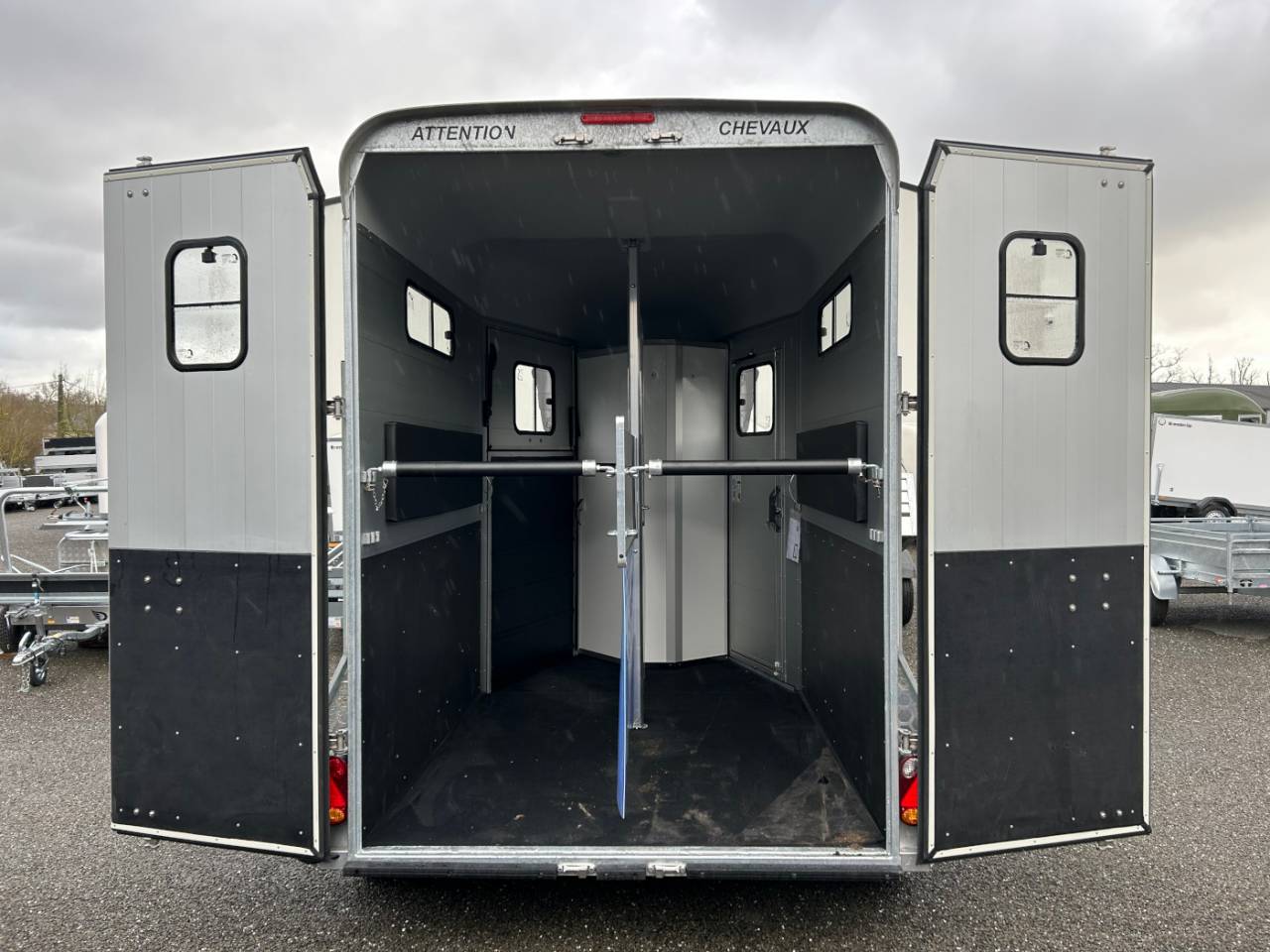 Van Cheval Liberte Touring country