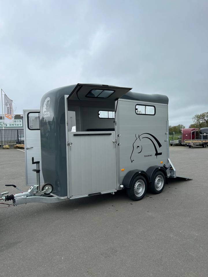 Van Cheval Liberte Touring One 1 place 1/2 sortie av