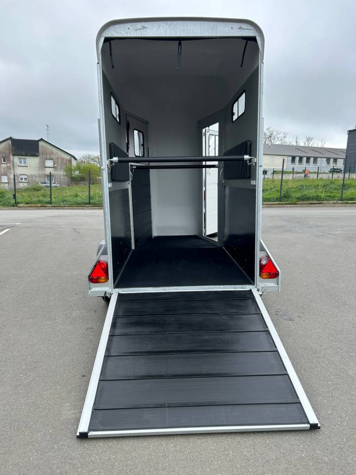 Van Cheval Liberte Touring One 1 place 1/2 sortie av