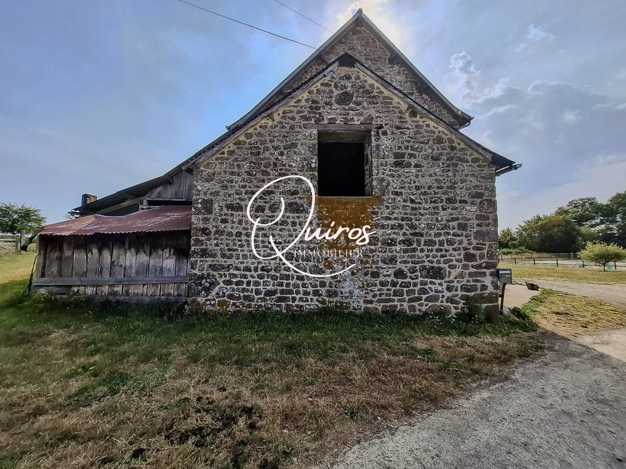 Propri&eacute;t&eacute; &eacute;questre - 2,8 Hectares - Bagnoles-de-l'Orne