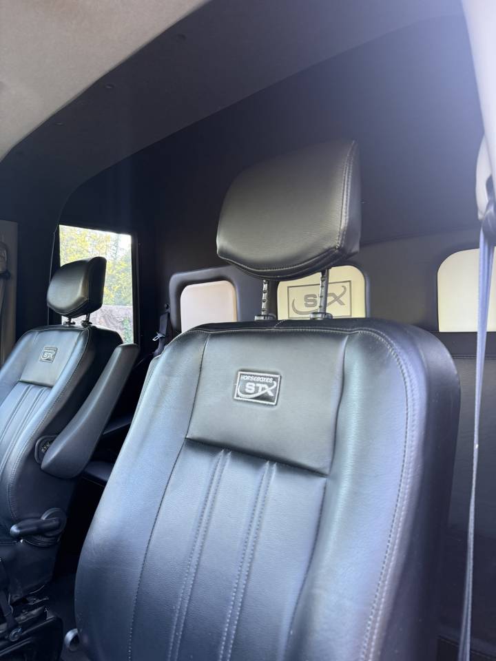 Master 150 DCI Carrosserie STX Stalle 2015 48.000 &euro;