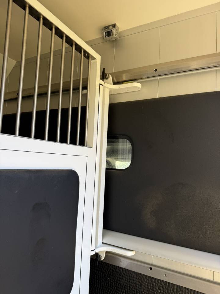 Master 150 DCI Carrosserie STX Stalle 2015 48.000 &euro;