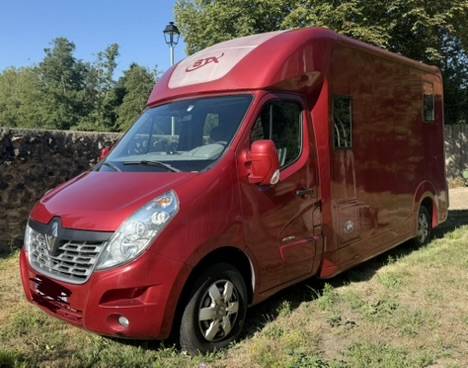 Master 150 DCI Carrosserie STX Stalle 2015 48.000 &euro;