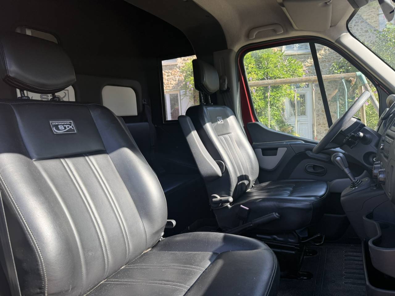 Master 150 DCI Carrosserie STX Stalle 2015 48.000 &euro;