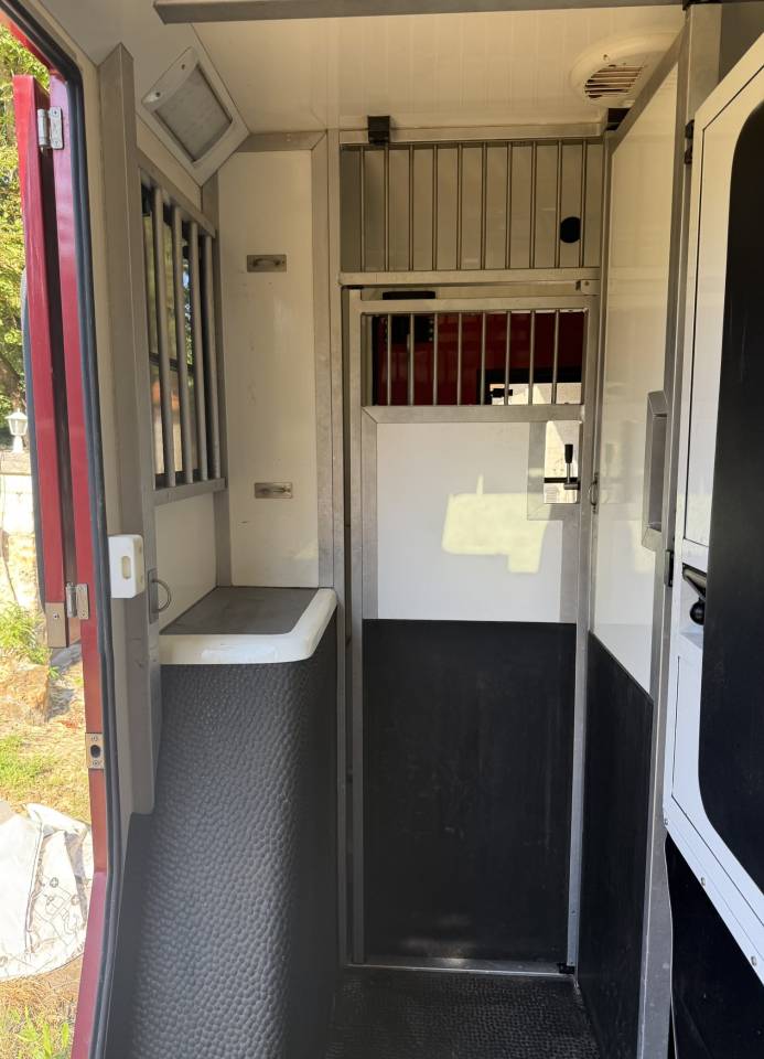 Master 150 DCI Carrosserie STX Stalle 2015 48.000 &euro;