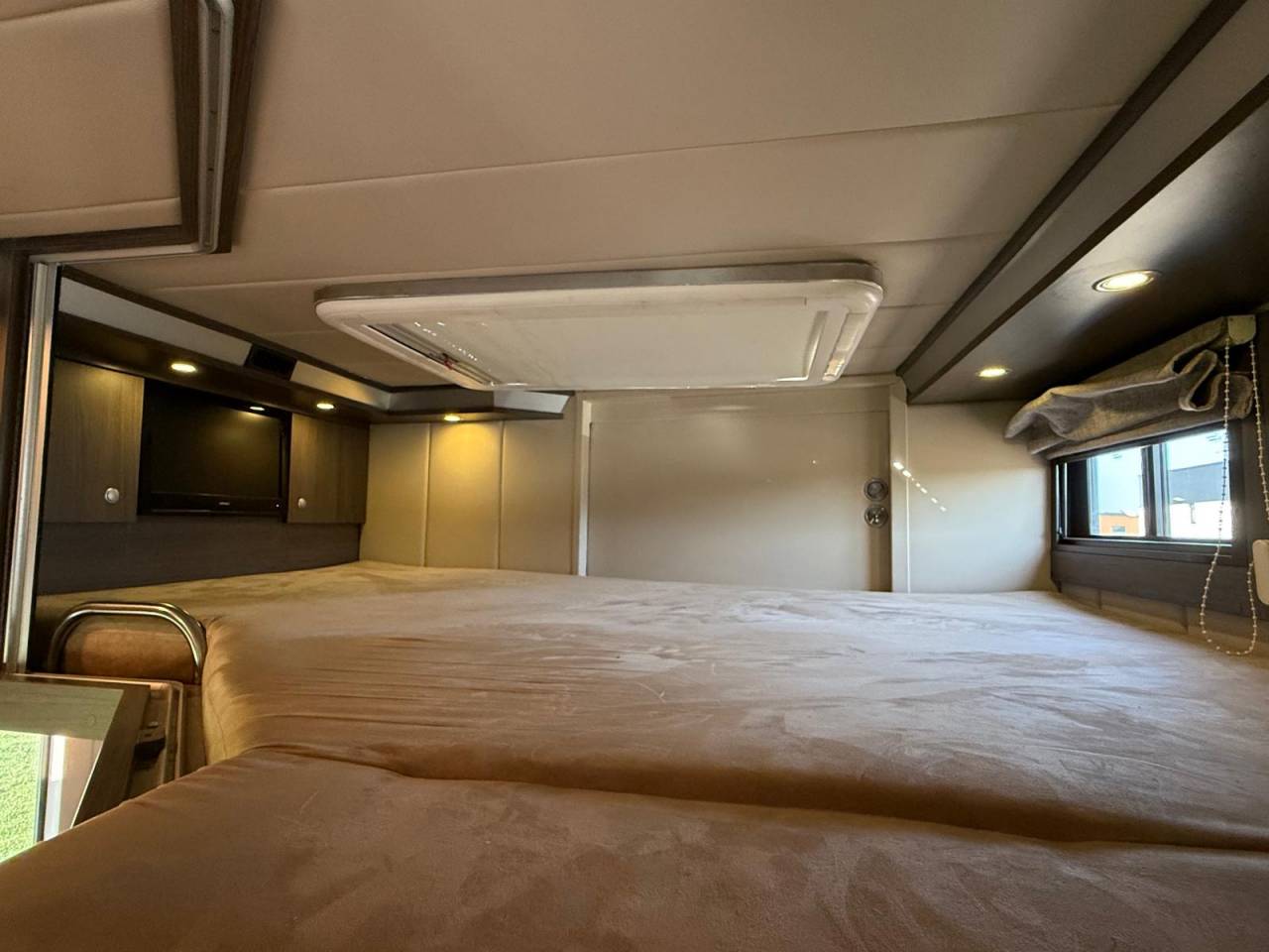 IVECO 26.360 STX - 6 CHEVAUX - POP OUT