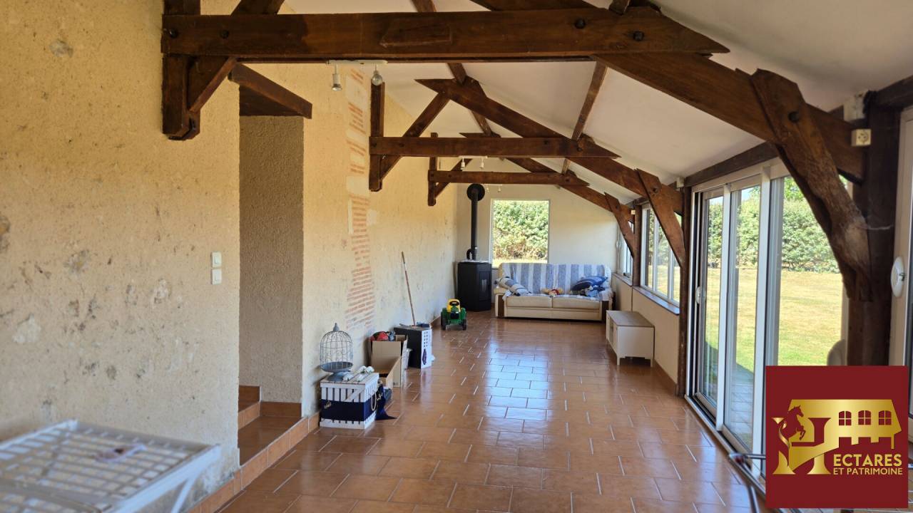 Propri&eacute;t&eacute; &eacute;questre avec maison d'habitation sur 7 ha