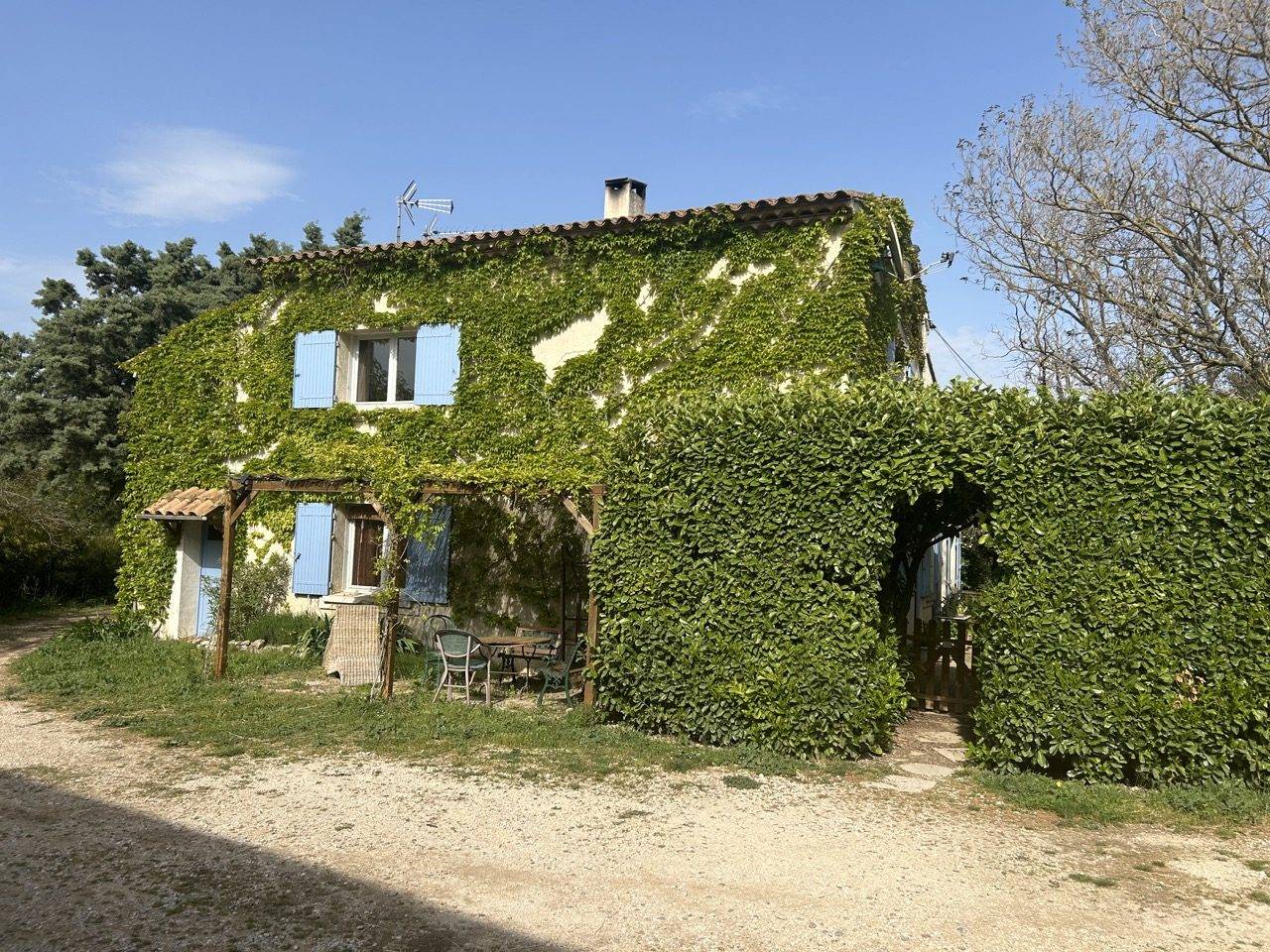 Propri&eacute;t&eacute; &eacute;questre avec villa et g&icirc;tes  Lan&ccedil;on-Provence