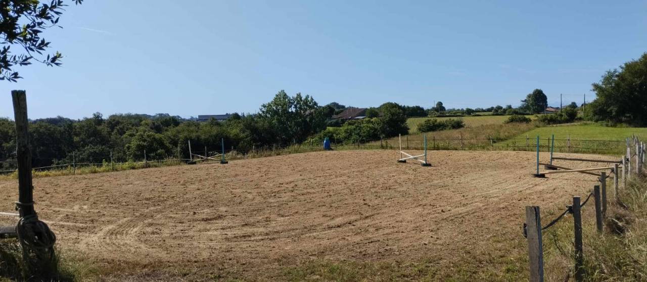 Propri&eacute;t&eacute; &eacute;questre familiale sur 17 ha  