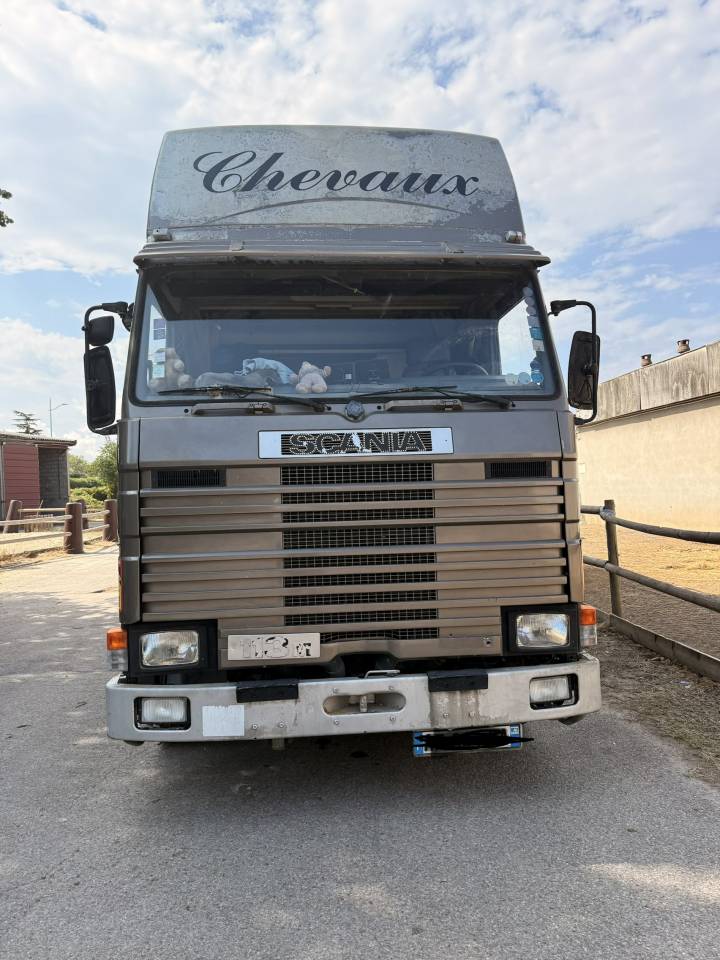 SCANIA 280 CHEVAUX 6 PLACES 1991