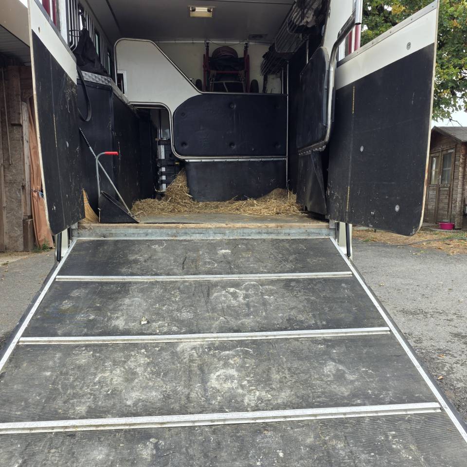 Equi-treck 7,5t 3 chevaux