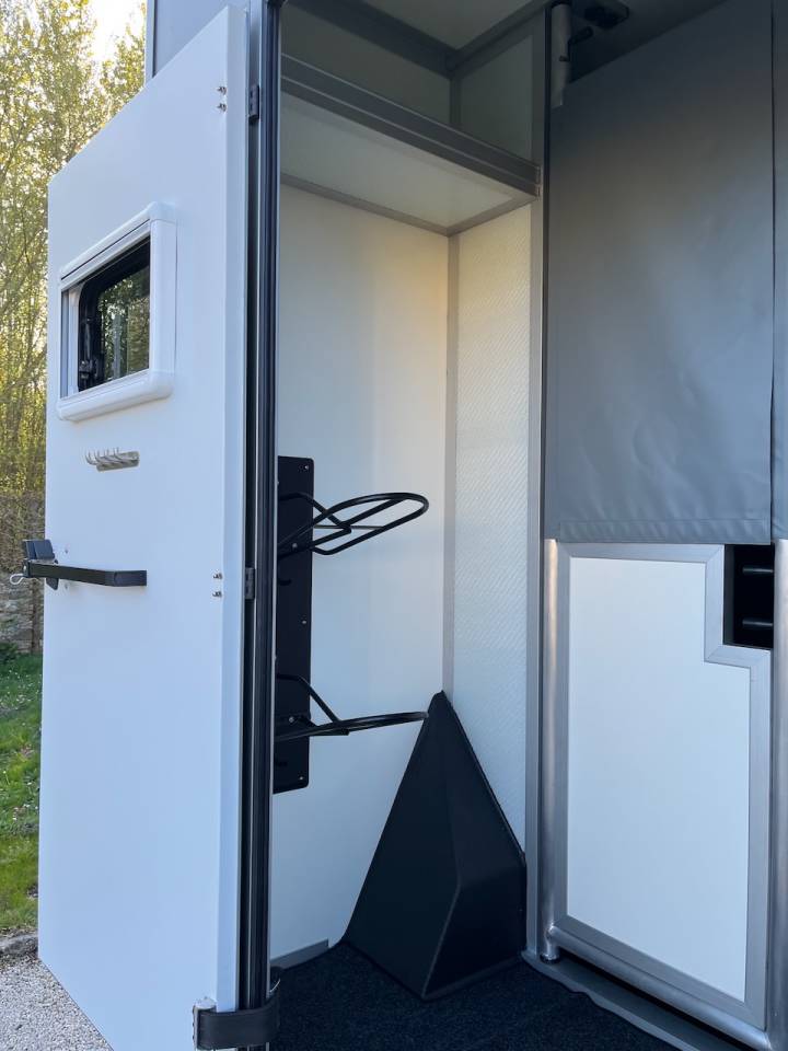 NISSAN INTERSTAR DCI 165 MSG STALLION LIGHT