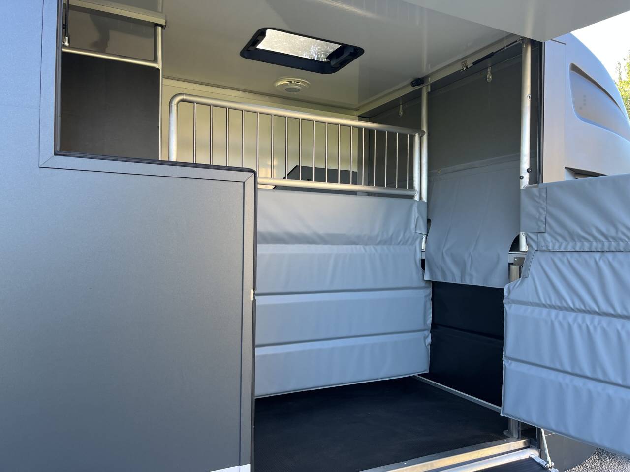 PEUGEOT BOXER BLUEHDI 165 MSG STALLION LIGHT
