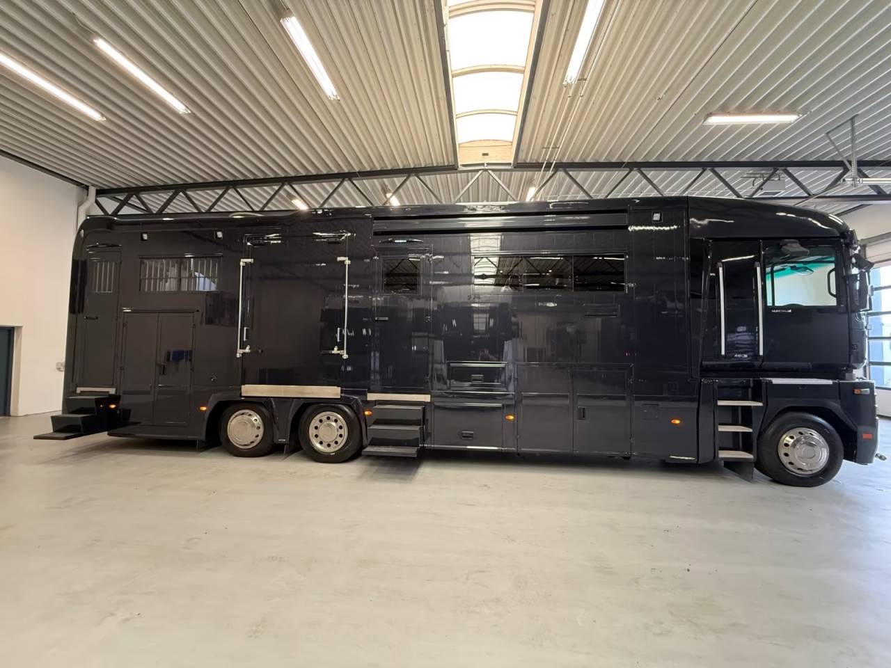 RENAULT MAGNUM 480 STX 5 HORSES POP OUT
