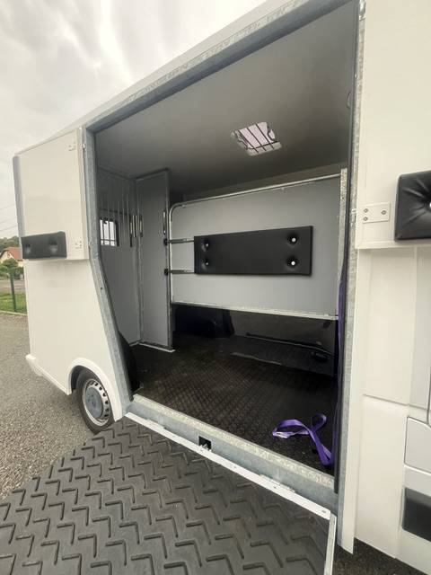 Camion VL Master 2023&nbsp;caisse neuve