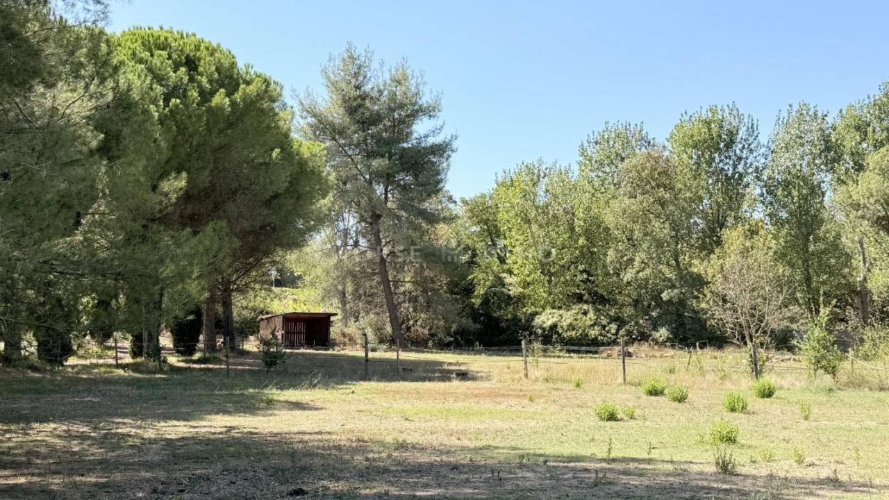 Bassin de Thau - charmante propri&eacute;t&eacute; sur 4,5 hectares