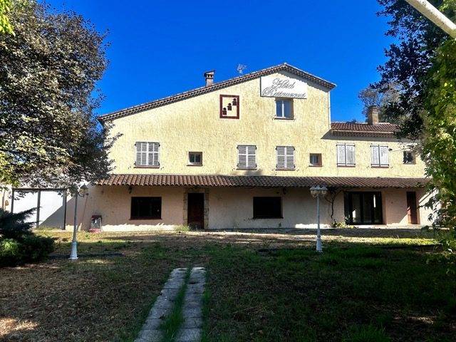 PROPRI&Eacute;T&Eacute; DE CARACT&Egrave;RE DE 7 HECTARES AVEC ANCIENNE AUBERGE ?