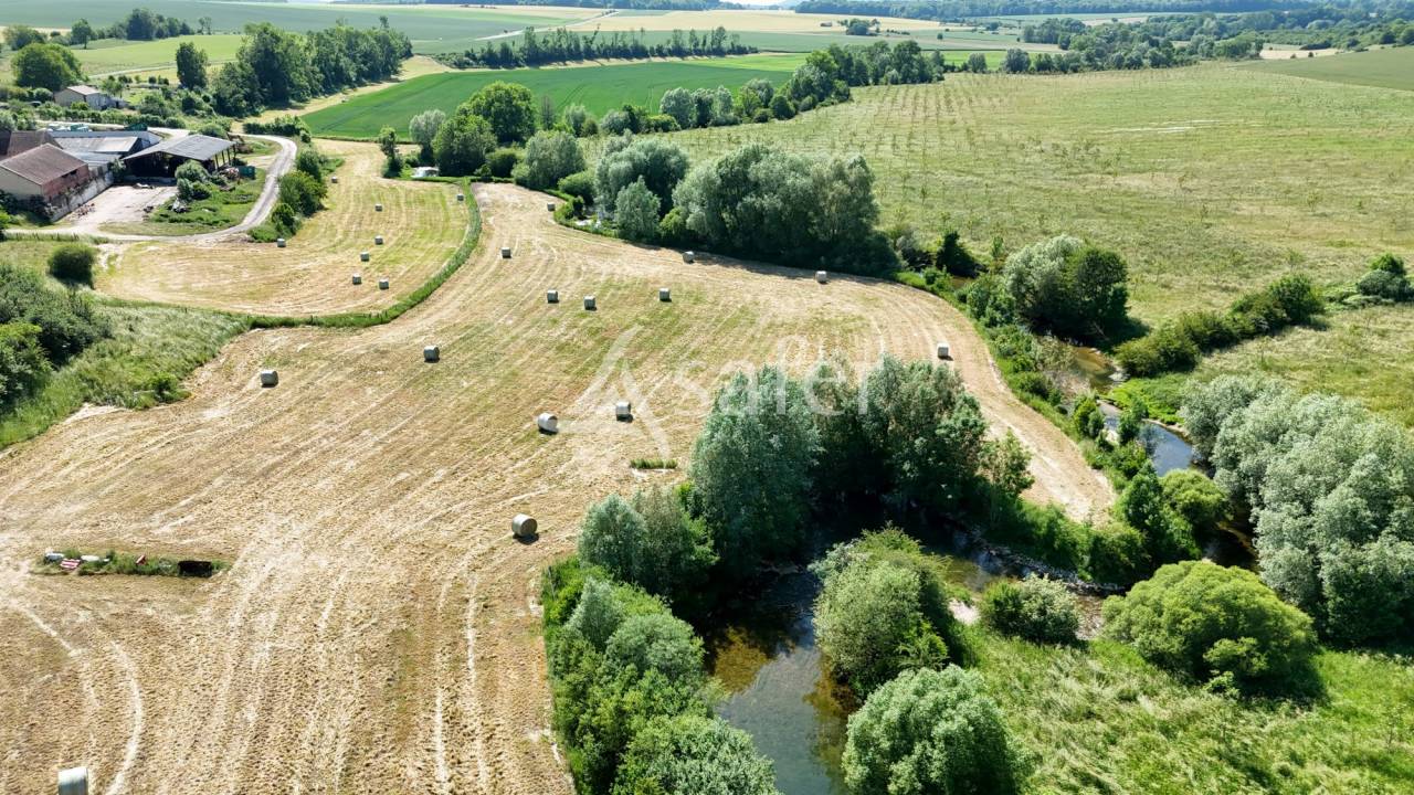 Charmante propri&eacute;t&eacute; &eacute;questre avec habitation et installations