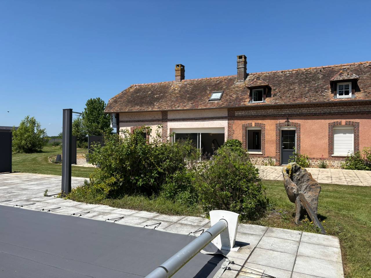 Propri&eacute;t&eacute; &eacute;questre priv&eacute;e avec potentiel g&icirc;te, 2 boxes