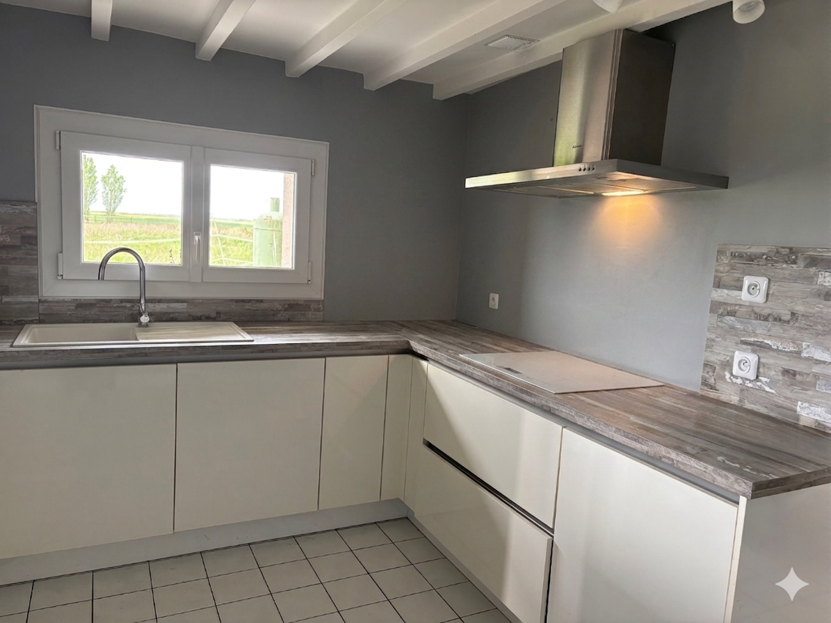 Propri&eacute;t&eacute; &eacute;questre priv&eacute;e avec potentiel g&icirc;te, 2 boxes